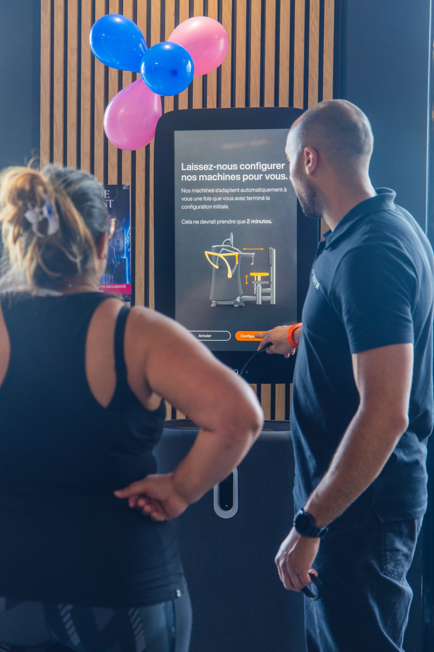 Coach Original Fit accompagnant sur EGYM